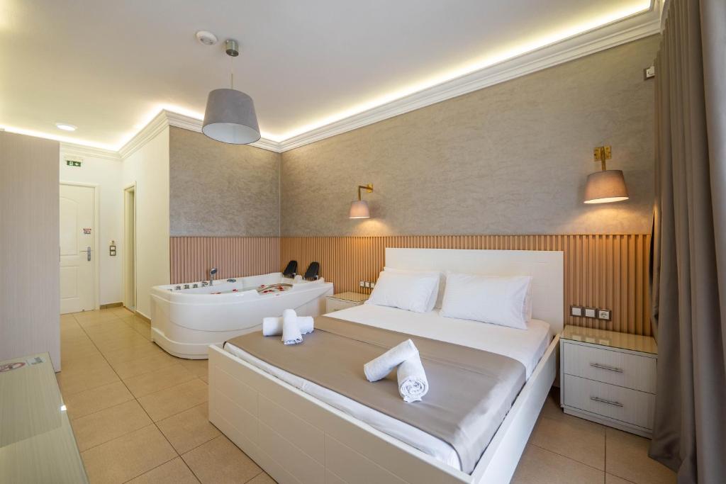 Deluxe Jacuzzi Room Interior